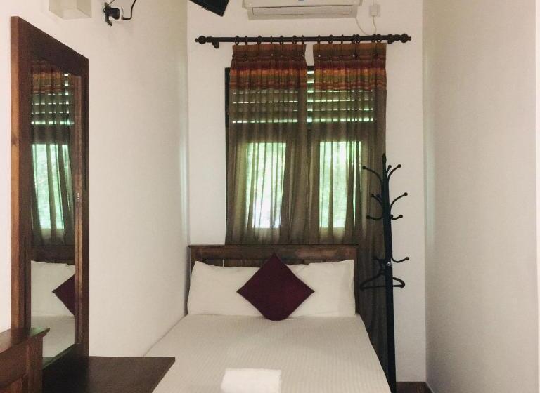 اتاق خانوادگی, Harambathenna Resort