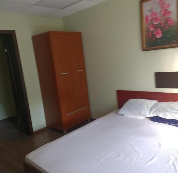 اتاق اکونومی, Hostel Krone Gok Zatishok