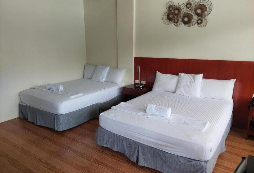 4인용 스탠다드 룸, Maclare Resort