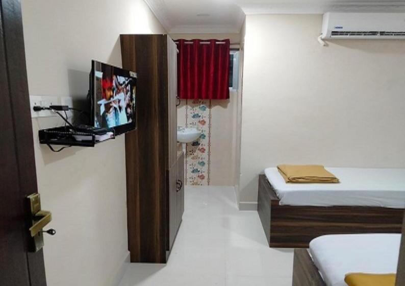 Номер Стандарт Трехместный, Sri Sivalakshmi Ac Guest House