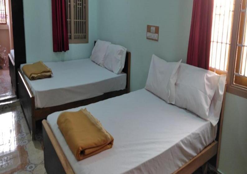 Люкс, Sri Sivalakshmi Ac Guest House