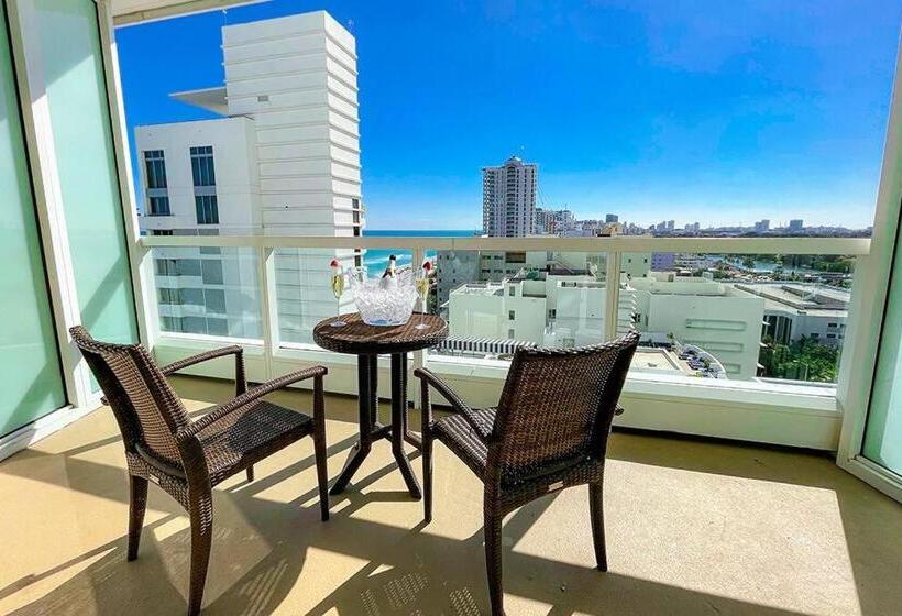 스탠다드 스튜디오, Fontainebleau Resort Balcony W Ocean And City View