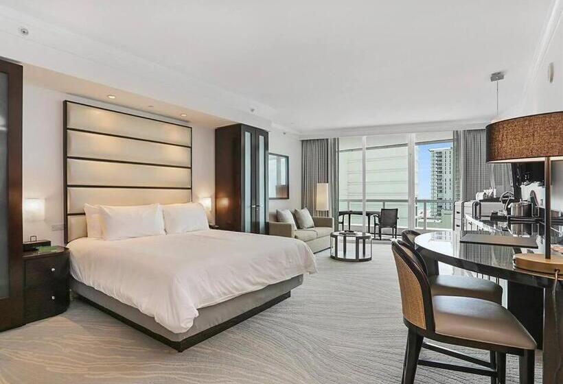 스탠다드 스튜디오, Fontainebleau Resort Balcony W Ocean And City View
