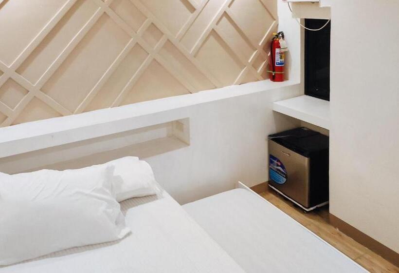 Семейный Номер, Reddoorz @ Innzz Apartel