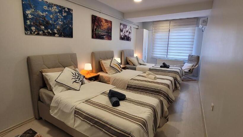 스탠다드 트리픔 룸 공동욕실, Rooms In The Heart Of Sisli   1 Min To Metro   Shared Bathroom And Kitchen