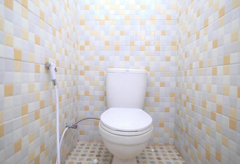 Номер Deluxe, Reddoorz Syariah @ Jalan Dieng Wonosobo 2