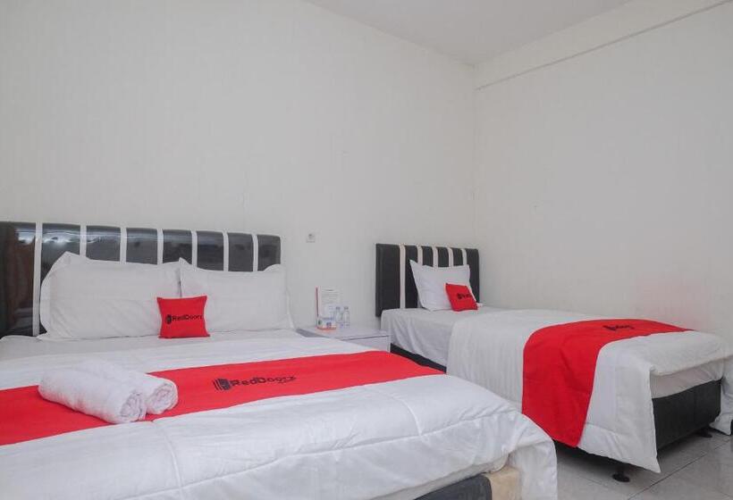 Семейный Номер, Reddoorz Syariah @ Jalan Dieng Wonosobo 2