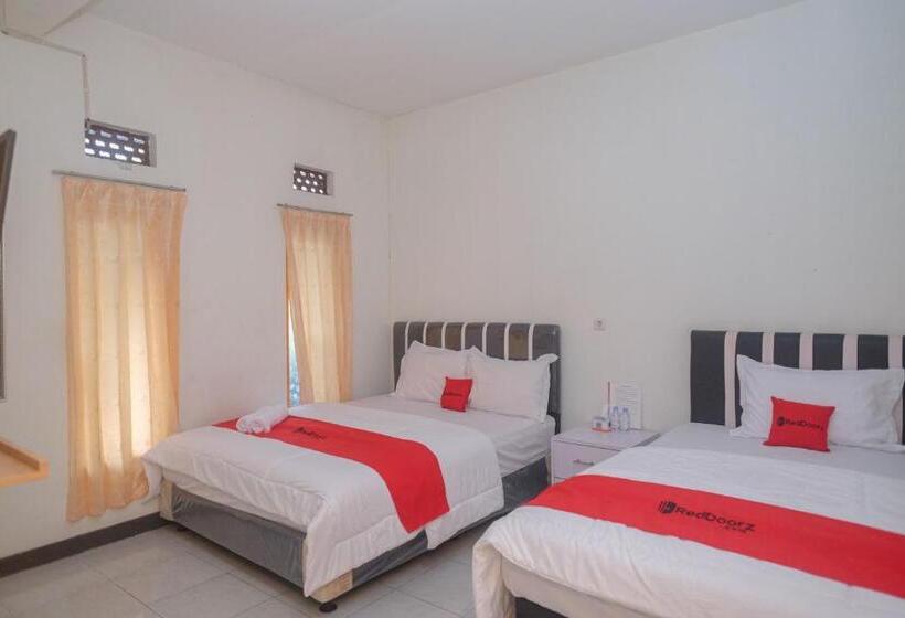 Семейный Номер, Reddoorz Syariah @ Jalan Dieng Wonosobo 2