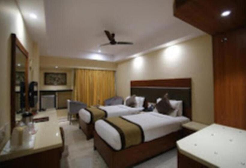 Номер Deluxe, Sai Leela Residency,ramagundam