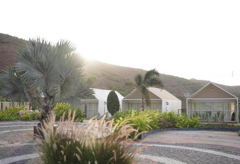 Номер Superior Кровать Кинг, Wabi Sabi Resort, Igatpuri