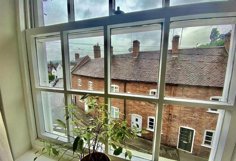Дом 3 Спальни, Whispering Place In The Heart Of Bewdley