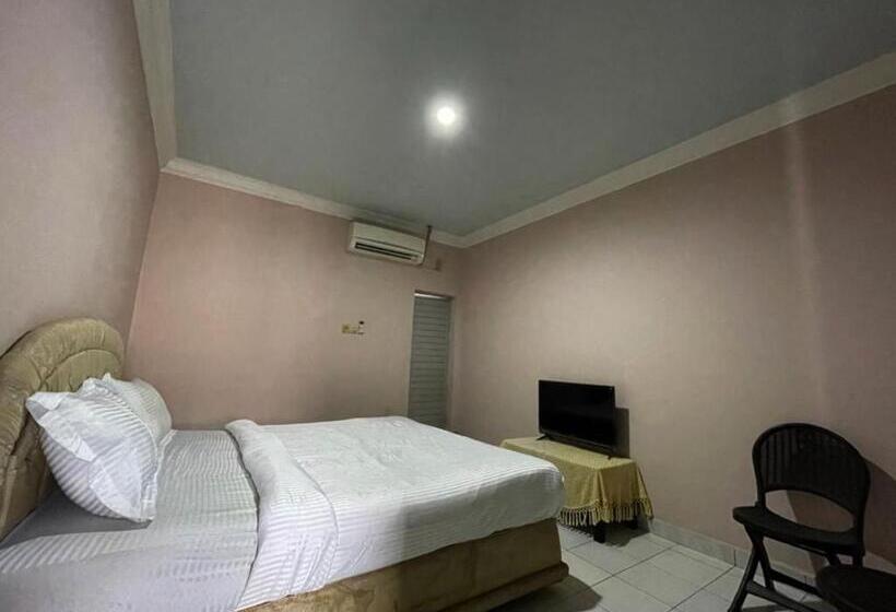 Номер Deluxe, Oyo 93292 Raudhatul Husna Homestay Syariah