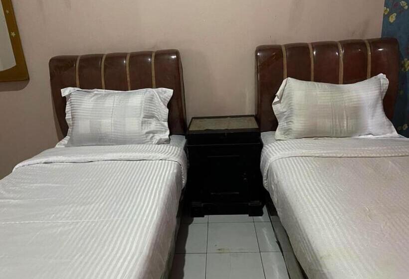 Номер Deluxe, Oyo 93292 Raudhatul Husna Homestay Syariah