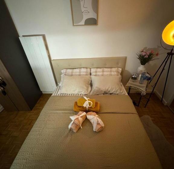 Номер Стандарт Вид на Сад, Near The Palace Of Versailles Breakfast+parking