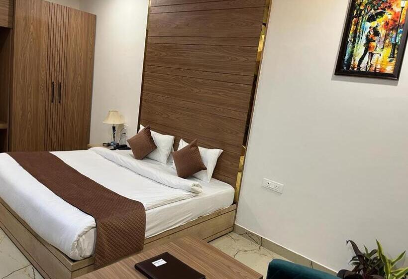 Номер Deluxe, Eco Park Rewa