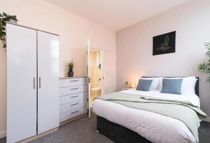 Номер Стандарт, Cheerful Double En Suite Room With Free Wifi