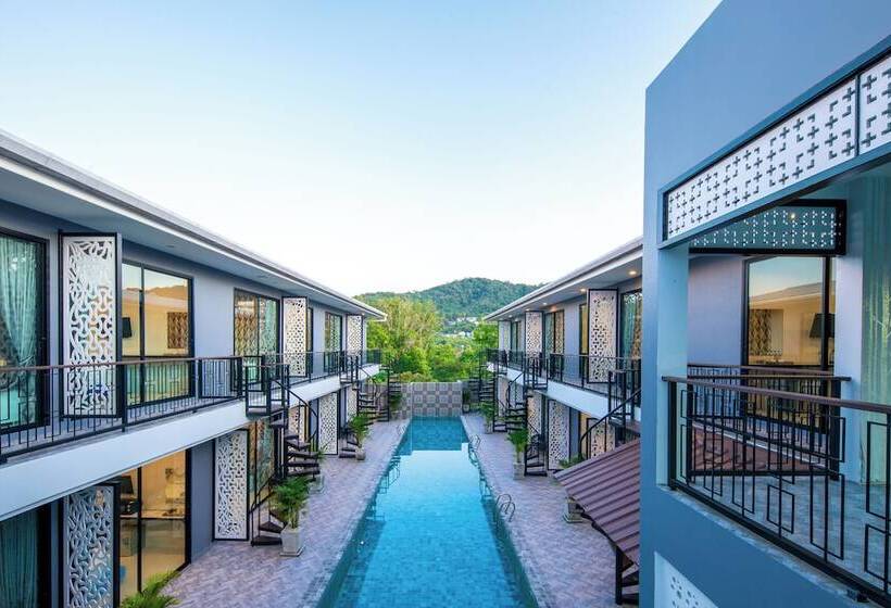 プールの見えるスーペリアルーム, Chanakarn Pool Access Rawai