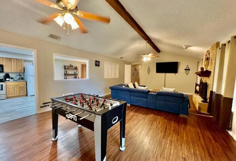패밀리 룸, San Antonio Tx  3br Fully Furnished Corporate Home