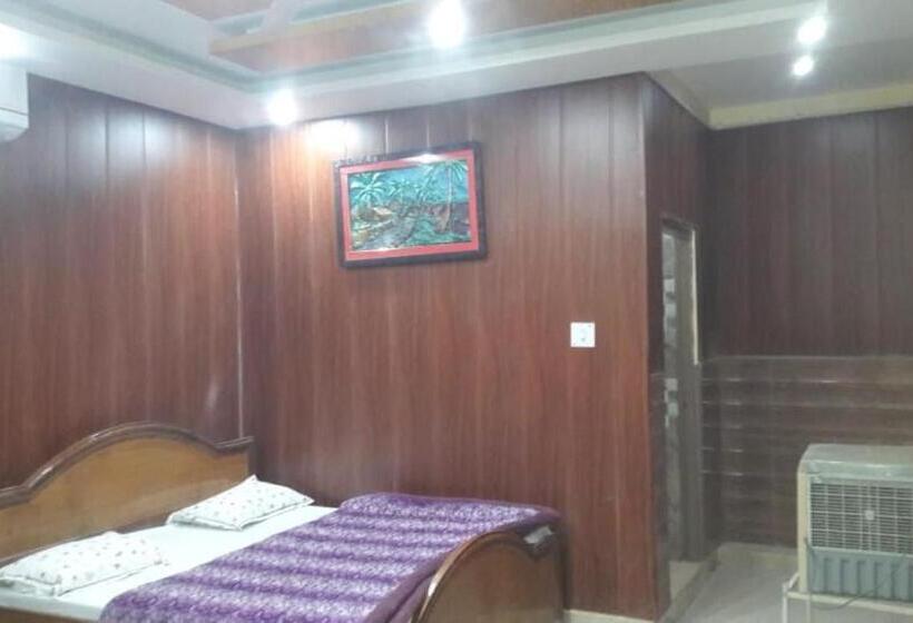 豪华房间, Urvashi Srinagar