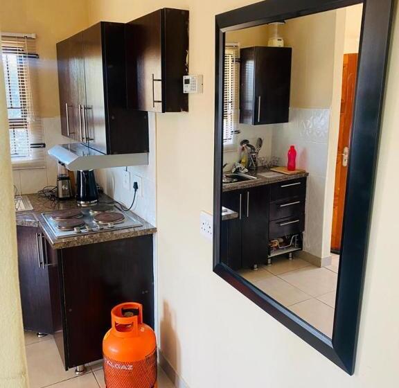 Номер Стандарт, Busy Bee Guest House