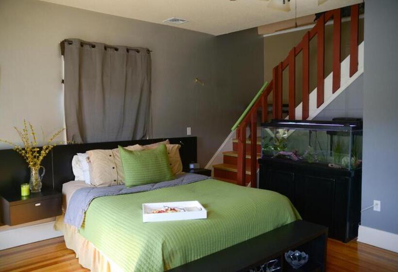디럭스 룸, Naomi's Inn Bed & Breakfast