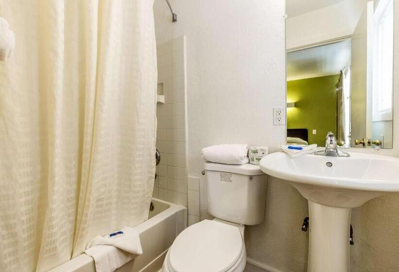 Четырехместный Номер Стандарт, Motel 6 San Rafael