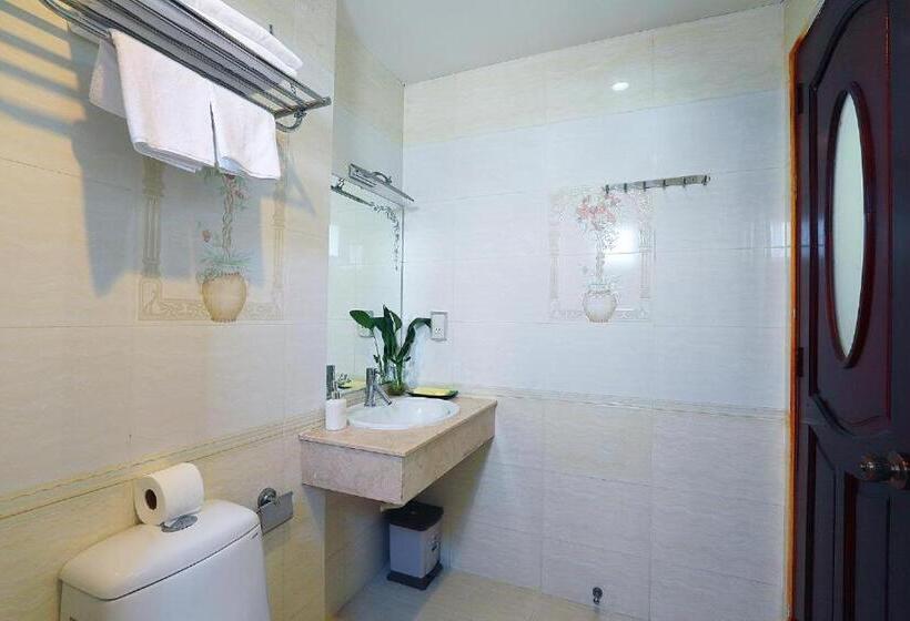 مجموعه ویستا شهر, Lucky Star Hotel   Bui Vien Walking Street