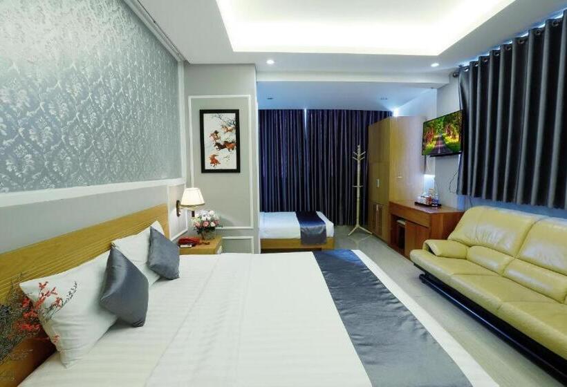 مجموعه ویستا شهر, Lucky Star Hotel   Bui Vien Walking Street