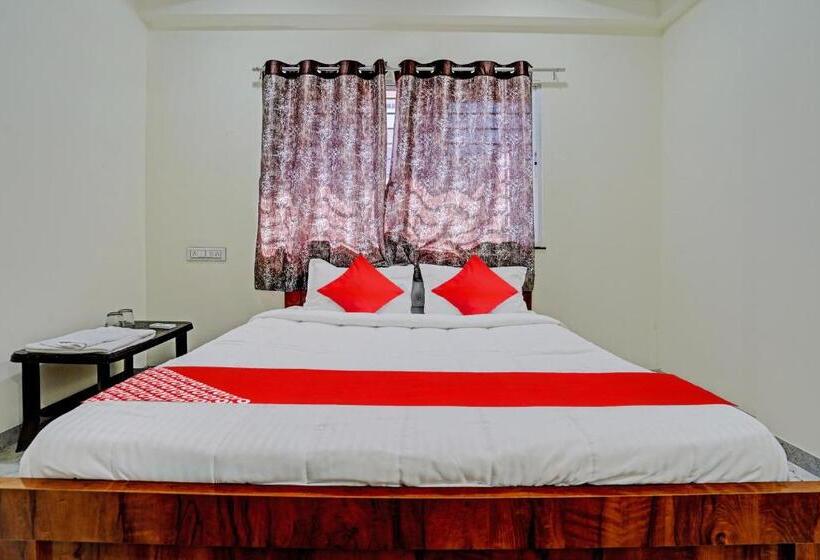 اتاق کلاسیک سه تخته, Oyo Flagship Bluebird Service Apartment