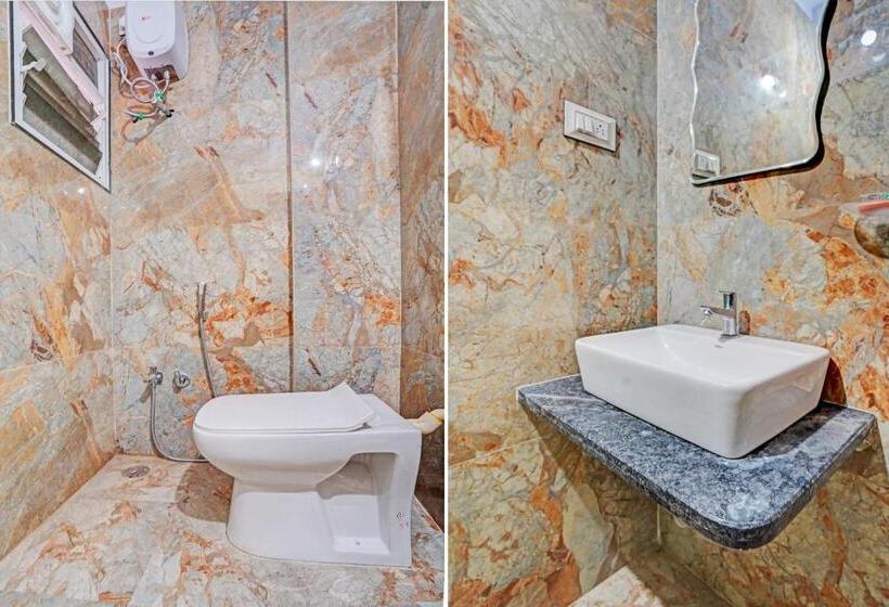 اتاق کلاسیک سه تخته, Oyo Flagship Bluebird Service Apartment