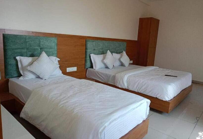 اتاق استاندارد سه نفره, Fabhotel Hk Villa