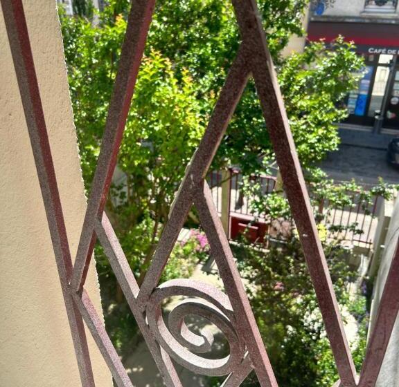 Номер Стандарт Вид на Сад, Chambre 12m2 Vue Jardin Centre Ville Massy