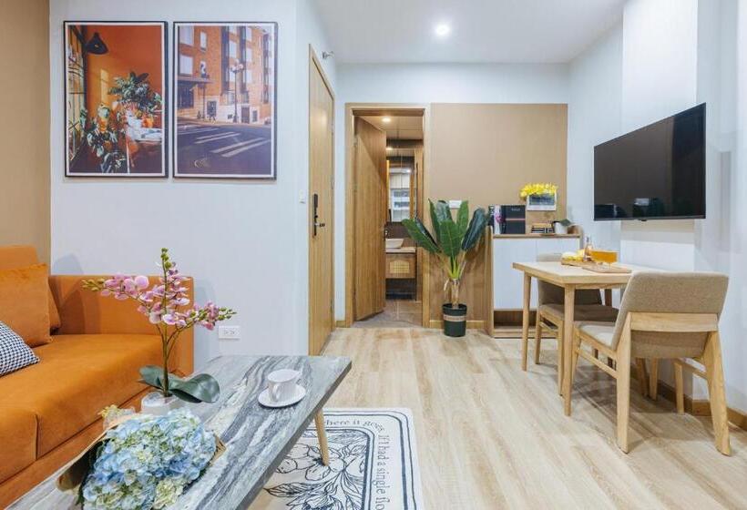 سوییت جونیور با بالکن, Crescendo Urban Stay   Stay 24h