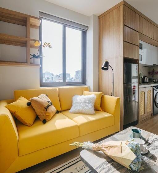 1 Bedroom Apartment Lake View, Crescendo Urban Stay   Stay 24h