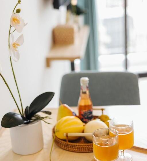 سوئیت با بالکن, Crescendo Urban Stay   Stay 24h
