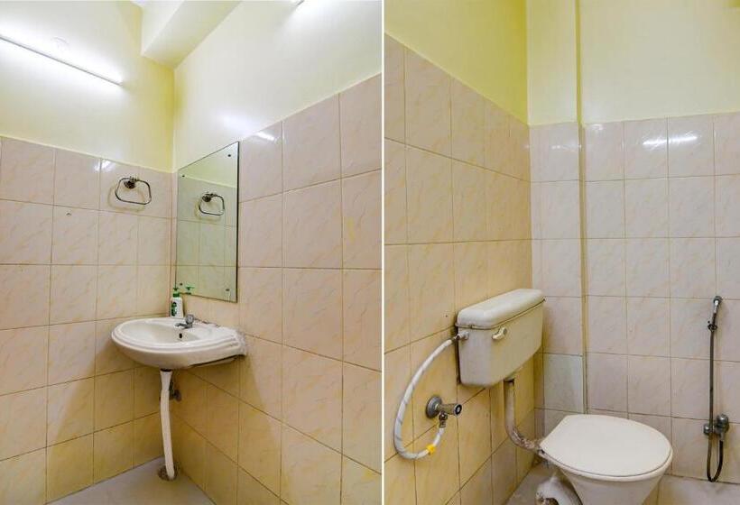Трехместный Номер Deluxe, Oyo Hotel Prabhat Inn