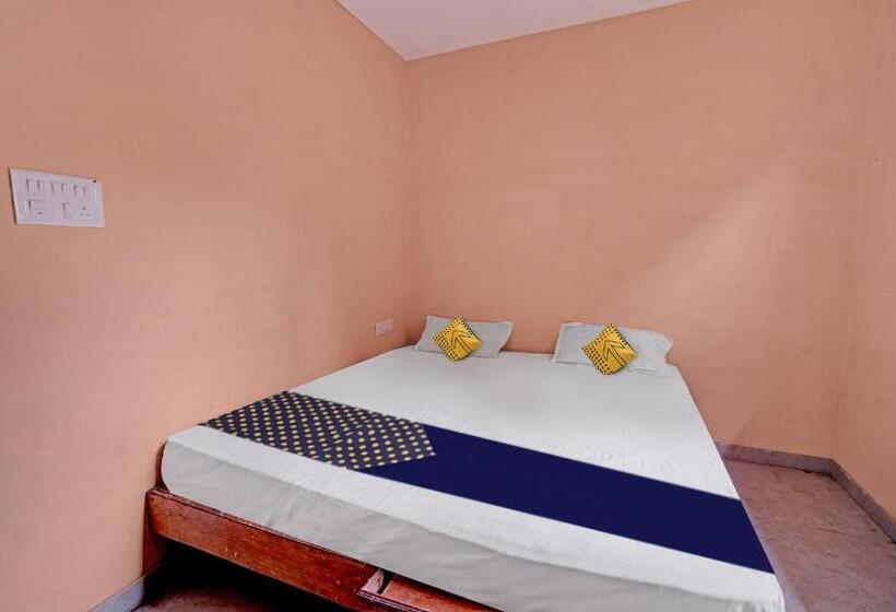 Трехместный Номер Классика, Spot On Hotel Prime