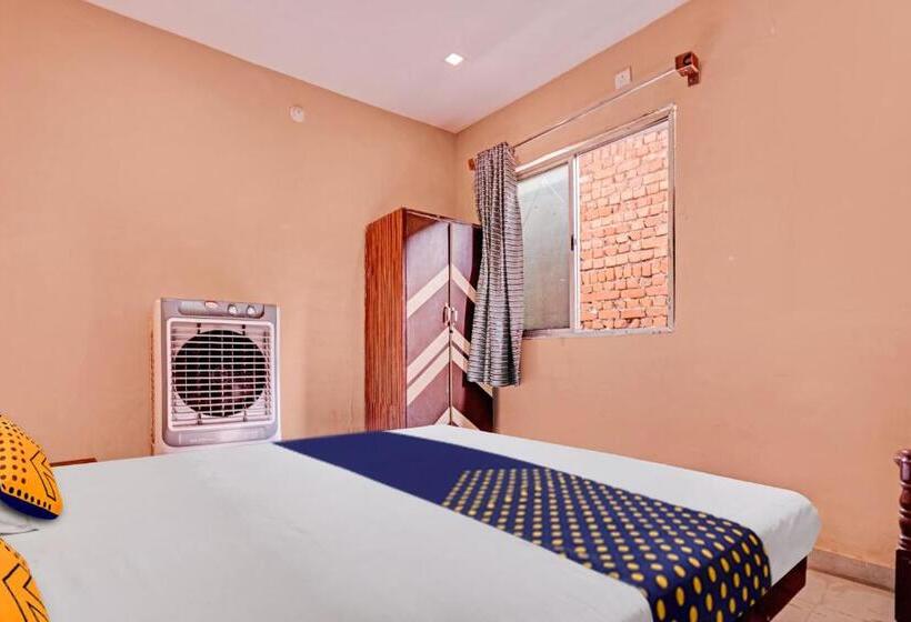 Трехместный Номер Классика, Spot On Hotel Prime