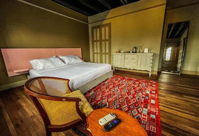 Номер Deluxe, Sr Luis Hotel Boutique   Zona Héroes   Recepción Digital 24h