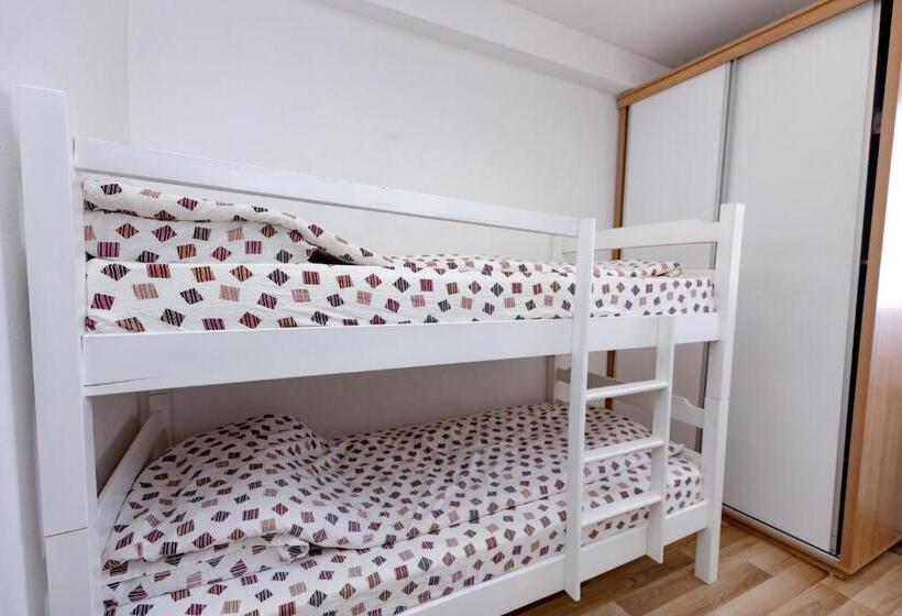 آپارتمان 2 خوابه, Dodona Aparthotel In Prishtina