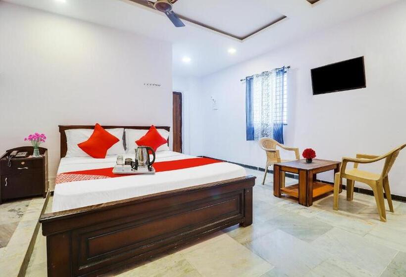 اتاق کلاسیک سه تخته, Oyo Flagship 70332 Lahari Luxorious Rooms