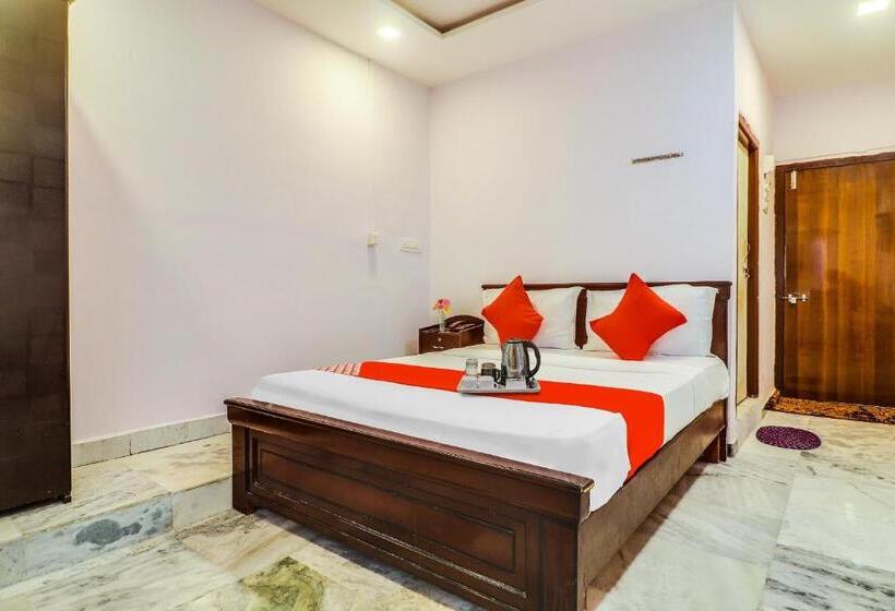 اتاق کلاسیک سه تخته, Oyo Flagship 70332 Lahari Luxorious Rooms