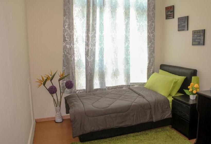 Family Suite, Worker S Apartman Munkásszálló