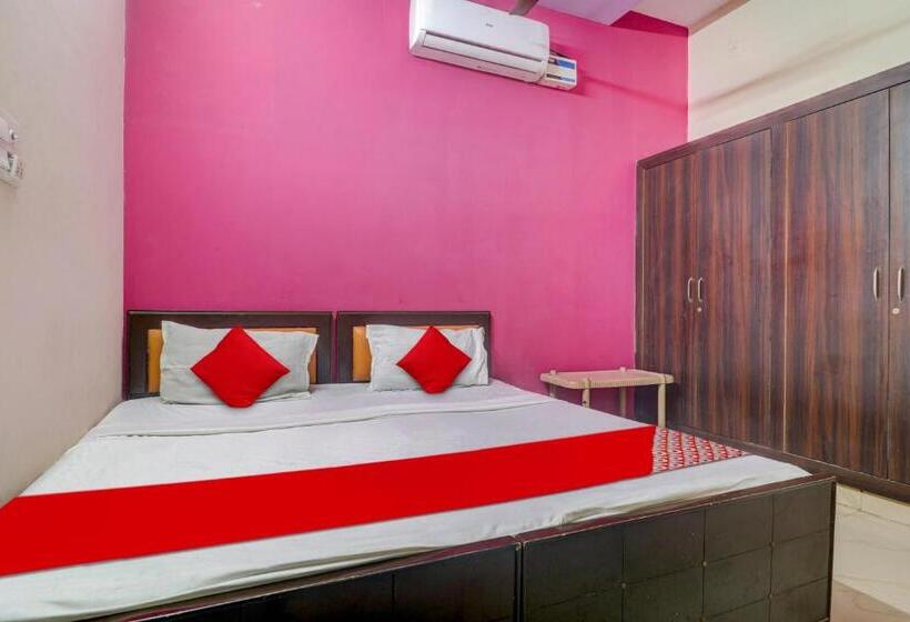 חדר קלאסי לשלושה, Oyo Flagship Hotel Royal Comfort Near Shilparamam