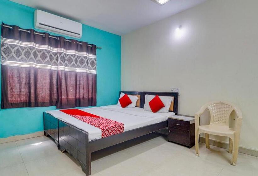 חדר קלאסי לשלושה, Oyo Flagship Hotel Royal Comfort Near Shilparamam