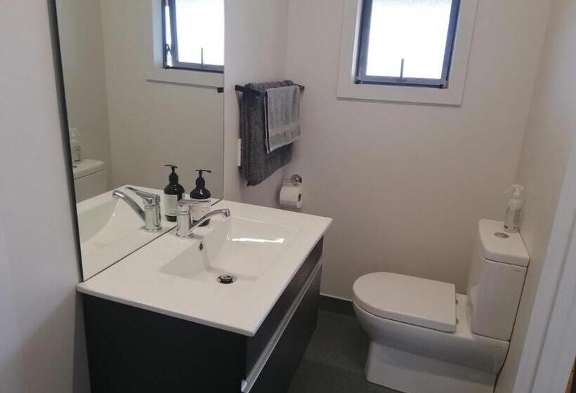 Deluxe room with river view, Scenic Waterways Retreat