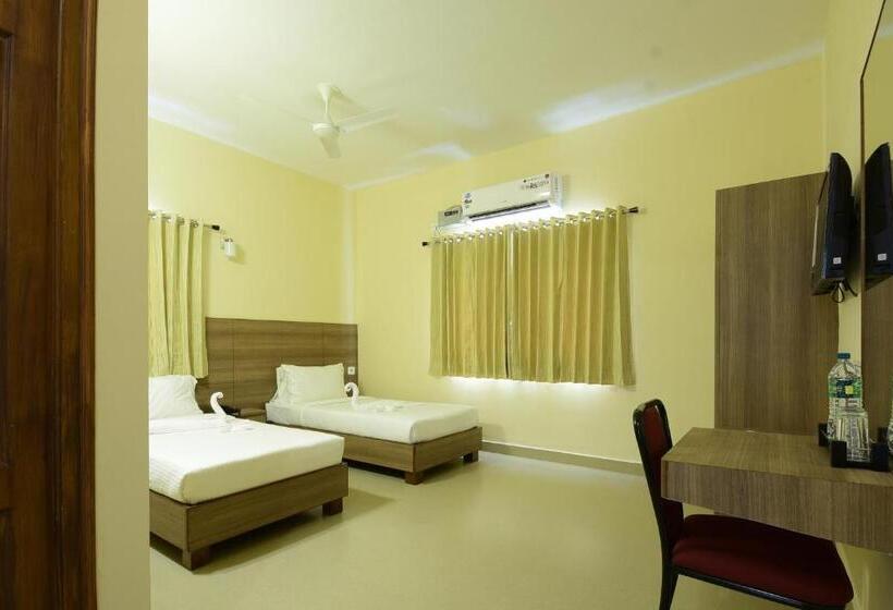 Номер Deluxe с Балконом, Brindhavan Residency