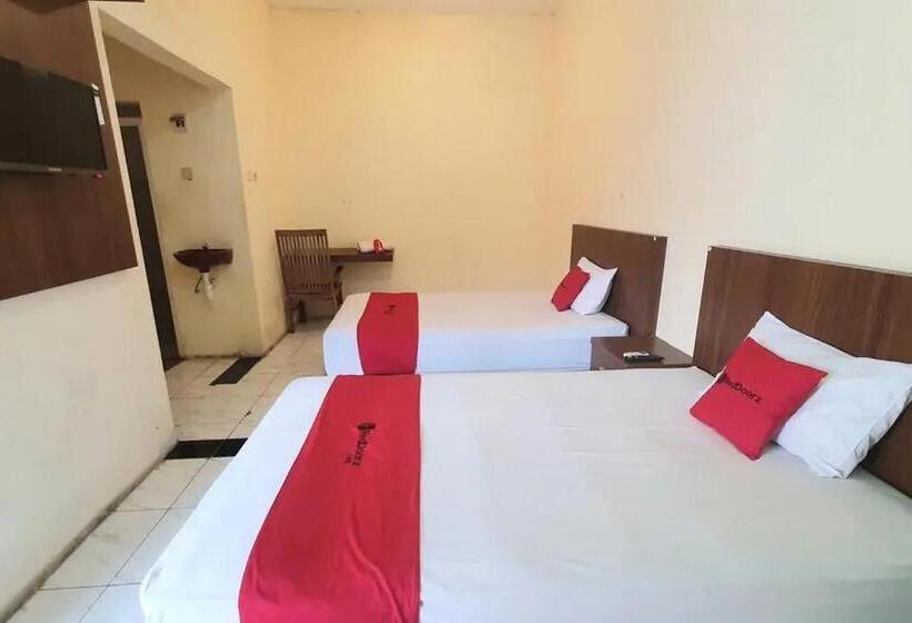 اتاق لوکس, Reddoorz Near Universitas Pgri Kanjuruhan