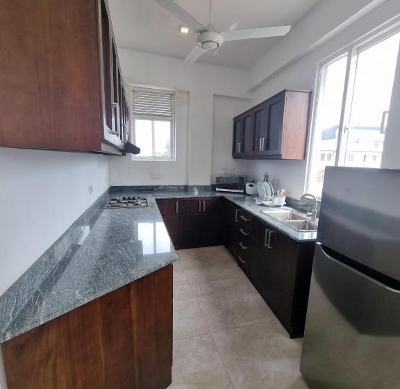 Апартаменты 1 Спальня, Legends Towers Apartments