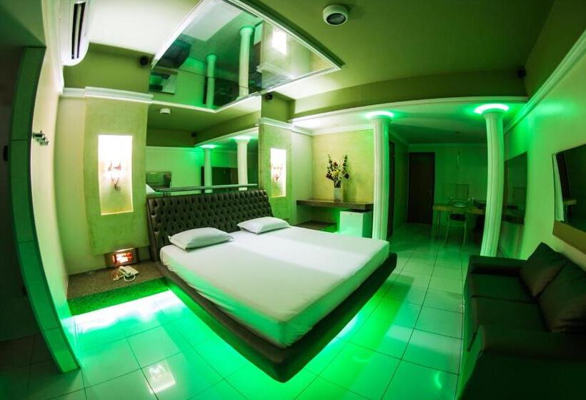 اتاق لوکس, Netuno Motel